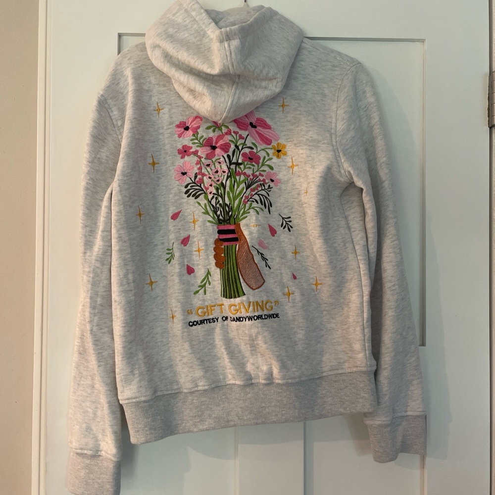 TRENDY GIFT GIVING HOODIE SIZE MEDUIM